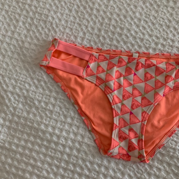 American Eagle Aerie Pink Bikinis - Picture 4 of 5
